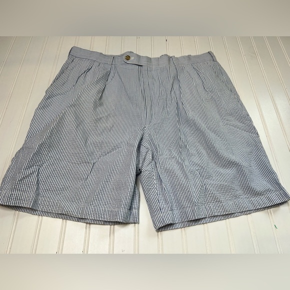 Peter Millar Seersucker Shorts Mens 38 White Blue Striped Pleated Golf 564 - Picture 1 of 4